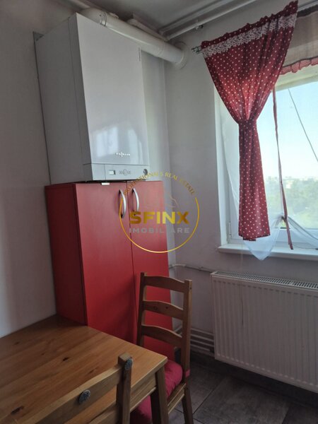 Basarabia, Diham, 3 camere bloc 82, renovat, centrala gaz, gata de mutat.